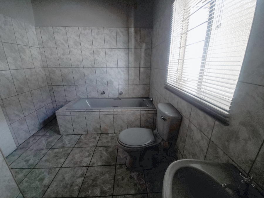 4 Bedroom Property for Sale in Vaalpark Free State